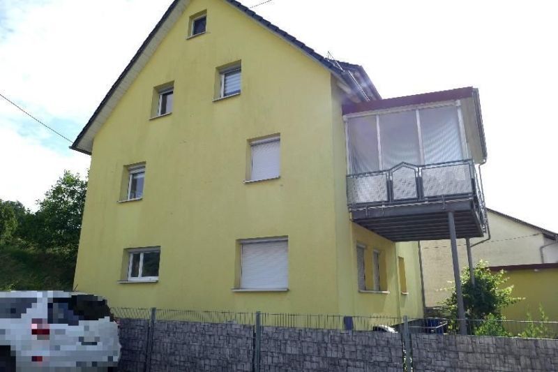 Dreifamilienhaus mit Garage in Böbingen an der Rems - Bild 1