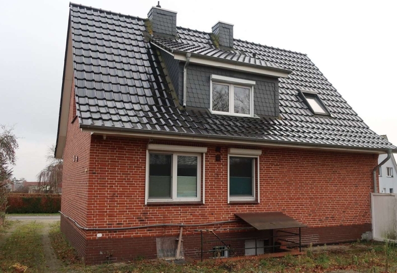 Wohnhaus mit 2 Wohneinheiten in Elmenhorst - Bild 1