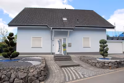 Garage, Einfamilienhaus in Eichfeld 2, 51588 Nümbrecht, Birrenbachtal - Bild 2