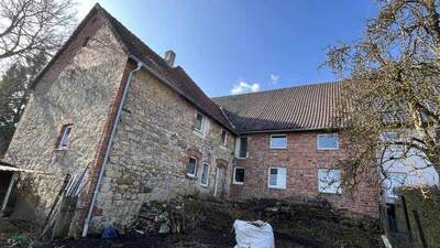 Mehrfamilienhaus, ehemaliges landwirtschaftliches Objekt - Mehrfamilienhaus in Hölzerne Klinke 5, 34414 Warburg - Bild 2