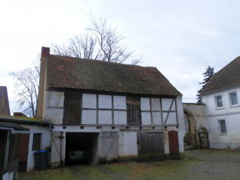 Mehrfamilienhaus mit mehreren ehem. Wirtschaftsgebäuden in Wanzleben-Börde - Bild 3