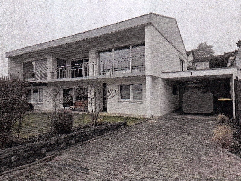 Einfamilienhaus mit Einliegerwohnung und Einzelgarage in Oberriexingen - Bild 2