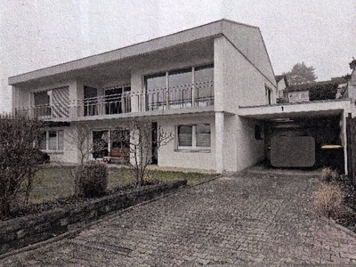 Einfamilienhaus mit Einliegerwohnung und Einzelgarage in August-Lämmle-Straße 1, 71739 Oberriexingen - Bild 2