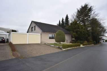 Einfamilienhaus, zwei Garagen in Fröndenberg/Ruhr - Bild 2