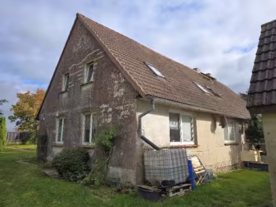 Einfamilien-Doppelhaushälfte mit Nebengebäude in Dersentiner Chaussee 1a, 18279 Lalendorf OT Lübsee - Bild 1