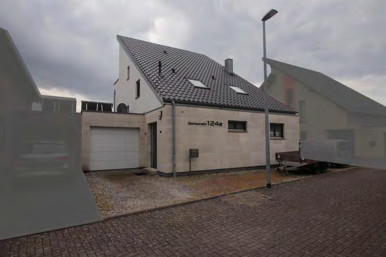 Einfamilienhaus, mit zwei Garagen in Mönchengladbach - Bild 1