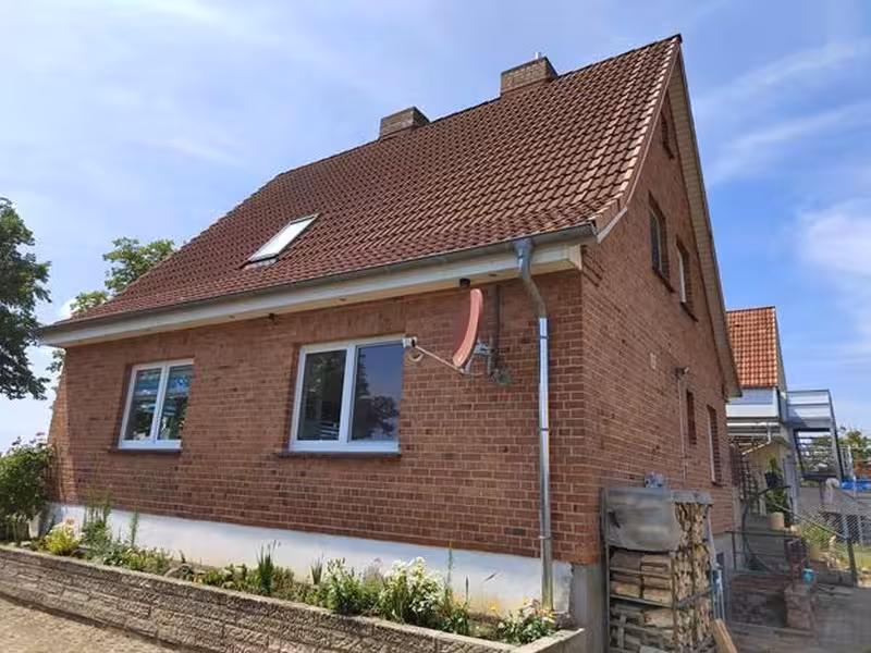 Einfamilienhaus mit Nebengebäude und Gartenfläche in Groß Stieten - Bild 1