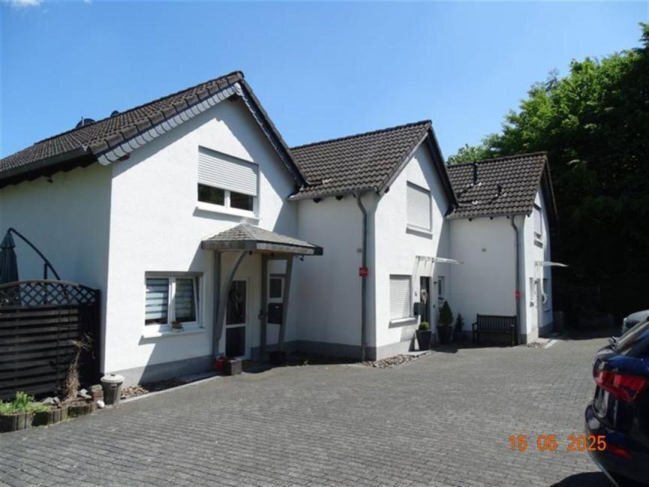 Reihenhaus, Kfz-Stellplatz in Gummersbach - Bild 2