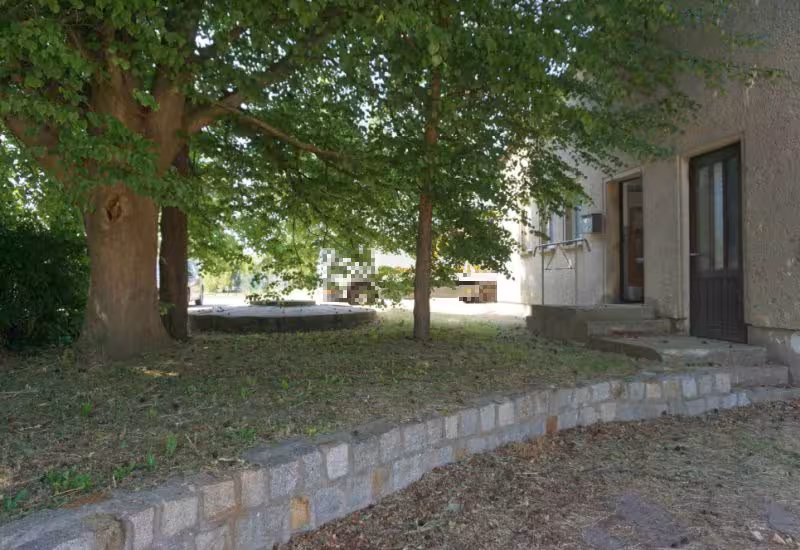 Gewerbegebäude mit Verkaufsstelle in Saal - Bild 2