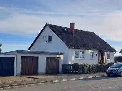 Einfamilienhaus mit Doppelgarage in Hermann-Löns-Straße 4, 95145 Oberkotzau - Bild 1