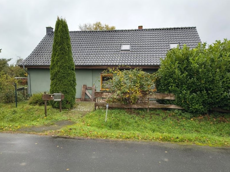 Wohnhaus mit Nebengelass in Semlow - Bild 1