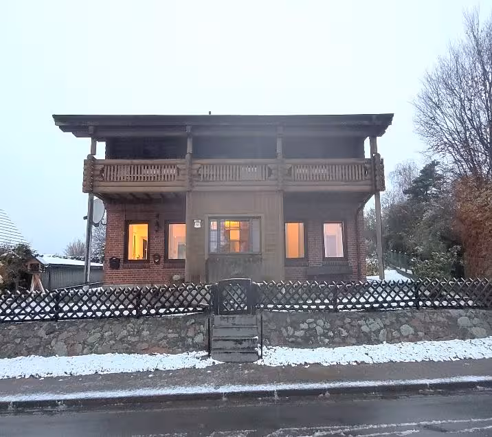Zweifamilienhaus, Zweifamilienwohnhaus mit Garagen in Tosterglope - Bild 1
