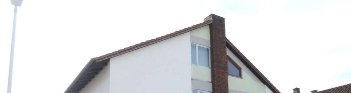 Mehrfamilienhaus, Garage in Wörth am Main - Bild 1
