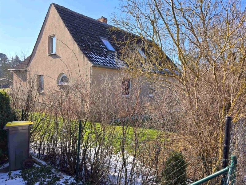 Einfamilienwohnhaus mit Nebengebäudein Neverin in Neverin - Bild 2