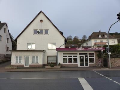 Wohn-/Geschäftshaus in Lenner Straße 15, 37627 Stadtoldendorf - Bild 1