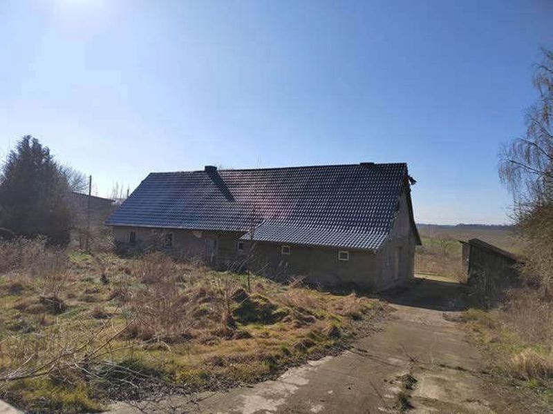 Wohnhaus mit seitlichem Scheunenteil (Siedlungshaus) in Lalendorf - Bild 1