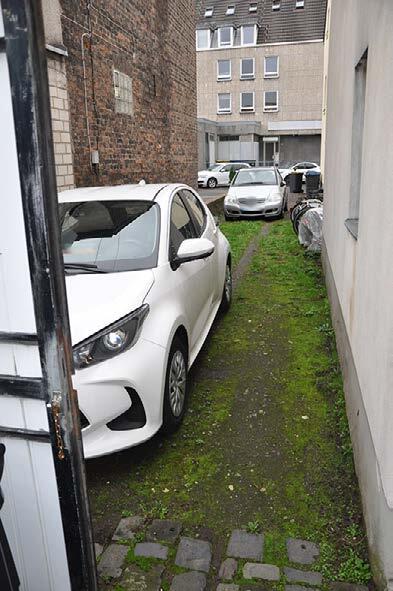 Einfamilienhaus, Anbau, Scheune, Gartenlandflurstück (innenliegend) in Köln - Bild 1
