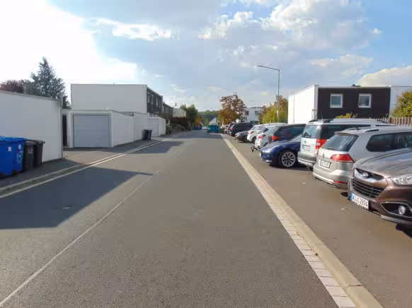 Einfamilienreihenmittelhaus, Hofraum, Garten, Garage in Höchberg - Bild 13