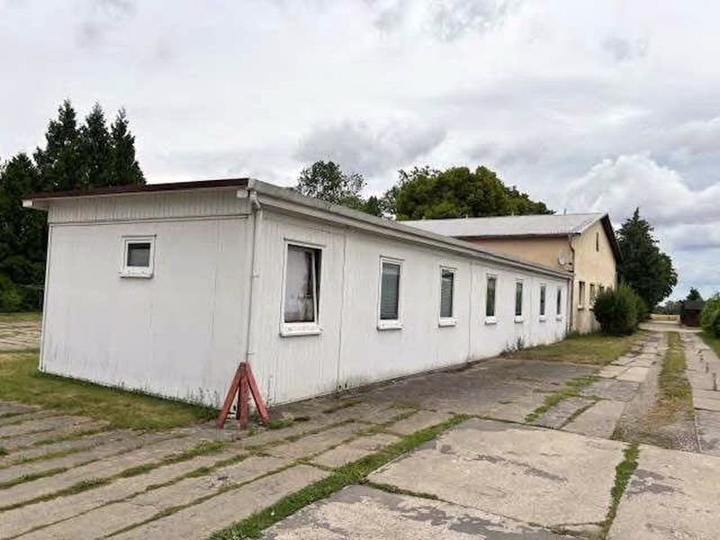 Büro-/Werkstatt- und Lagergebäude in Altentreptow - Bild 2