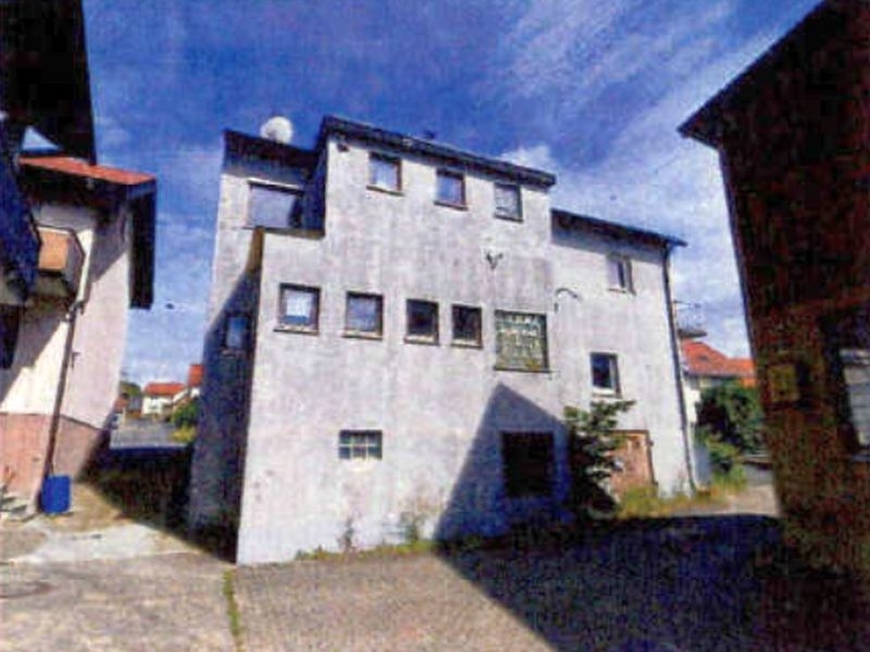 1/2 Anteil an einer ehem. Gaststätte mit Nebengebäude in Berolzheim - Bild 2