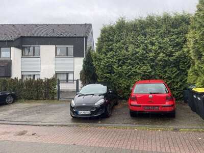 Eigentumswohnung (3 bis 4 Zimmer), Wohnung im Obergeschoss und Speicherraum im Dachgeschoss, Sondernutzungsrechte an 2 Pkw-Stellplätzen im Freien und an einer Grünfläche in Franz-Martin-Straße 18, 00000 - Bild 1