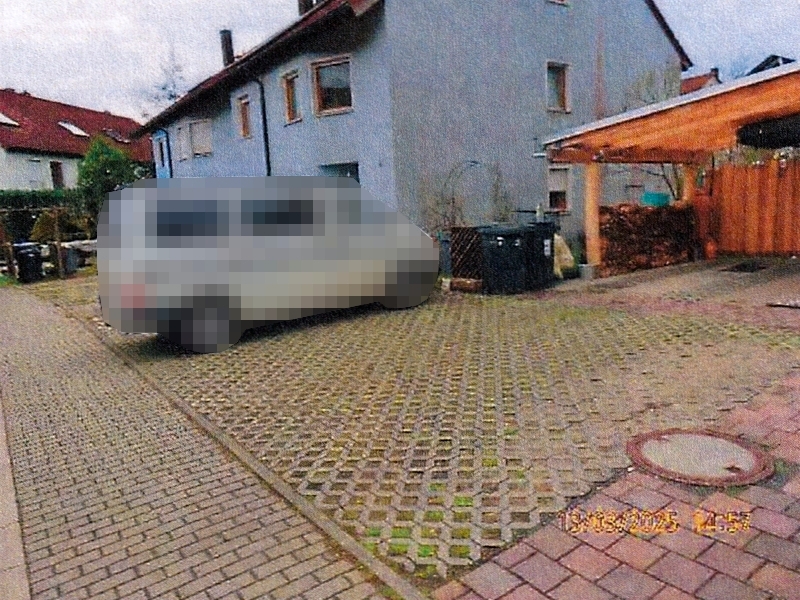 Reihenmittelhaus und Kfz-Stellplatzfläche in Erkner - Bild 3