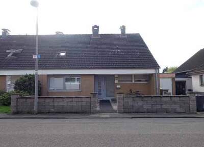 Garage, Doppelhaushälfte in Roggendorfer Weg 25 A, 50374 Erftstadt, Kierdorf - Bild 2