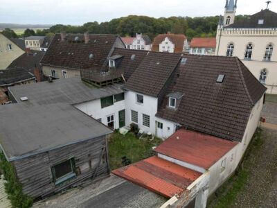 Wohn-/Geschäftshaus mit Nebengebäuden in Am Markt 14, 18337 Marlow - Bild 2