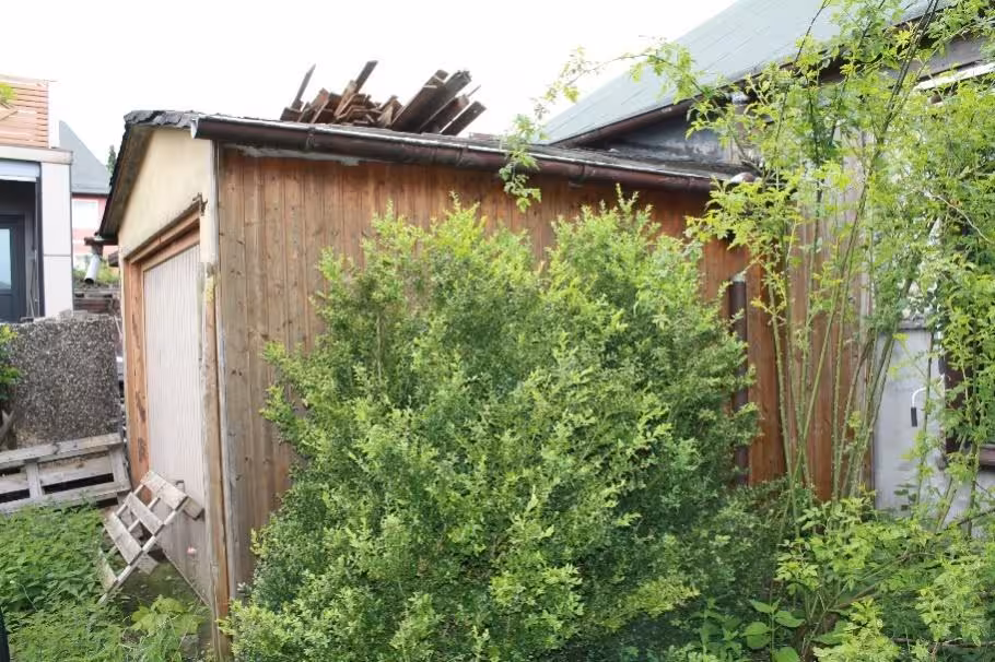 Wohnhaus, Nebengebäude, abbruchreife Garage in Schwarzenbach am Wald - Bild 6