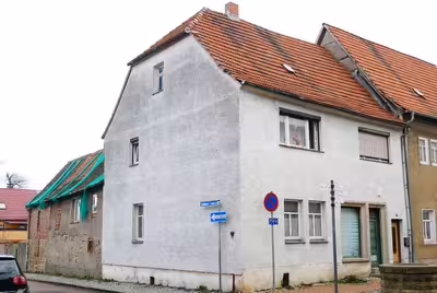 Einfamilien-Wohnhaus inkl. zwei Nebengebäuden in Leopold-von-Ranke-Straße  78, 06571 Roßleben-Wiehe, Wiehe - Bild 2