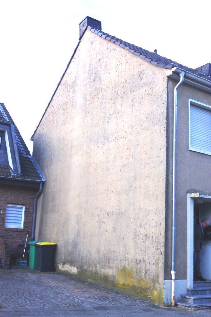 Einfamilienhaus, Einfamilienhausgrundstück, sanierungsbedürftig, d. W. für baulich illegale/überalterte Nebengebäude Abbruch unterstellt in Jüchen - Bild 4