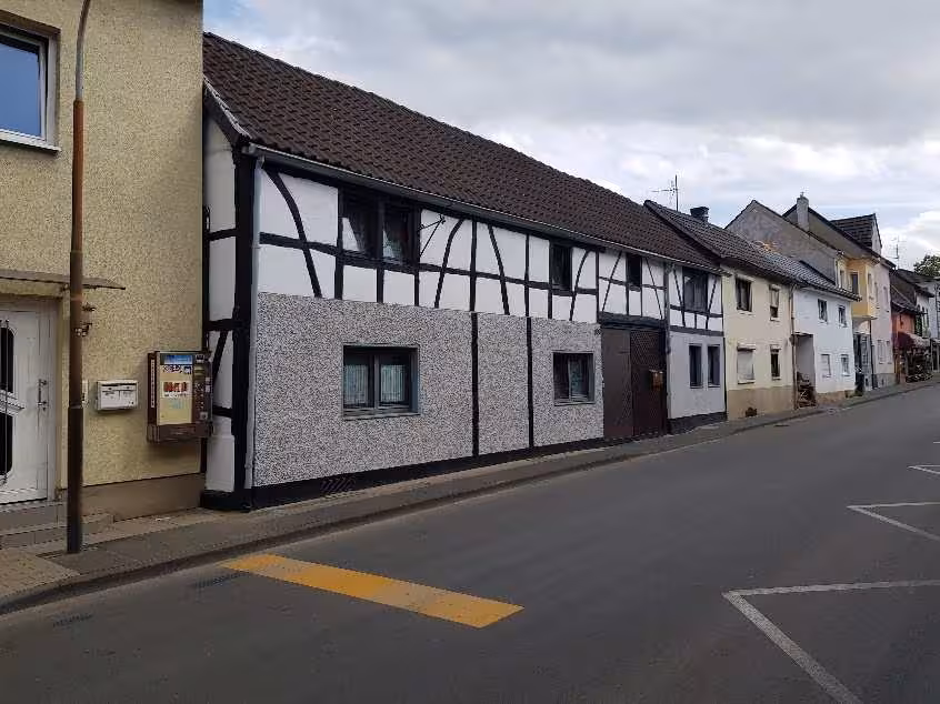Zweifamilienhaus, Mehrfamilienhaus, Einfamilienhaus, Zweifamilienhaus, Mehrfamilienhaus, Einfamilienhaus in Witterschlick - Bild 1