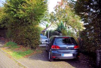 Garage, Einfamilienhaus, und Gästehaus in Jürgesweg 12 und 14, 51588 Nümbrecht, Bierenbachtal - Bild 1
