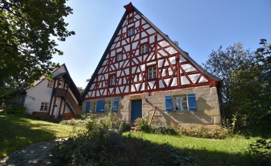 Einfamilienhaus, Mehrfamilienhaus, land- und forstwirtschaftlich genutztes Grundstück, land- und forstwirtschaftlich genutztes Grundstück, Sonstiges in Penzenhofen - Bild 1