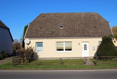 Einfamilienhaus mit Nebengebäuden in Grevesmühlener Straße 36, 23936 Stepenitztal OT Mallentin - Bild 1