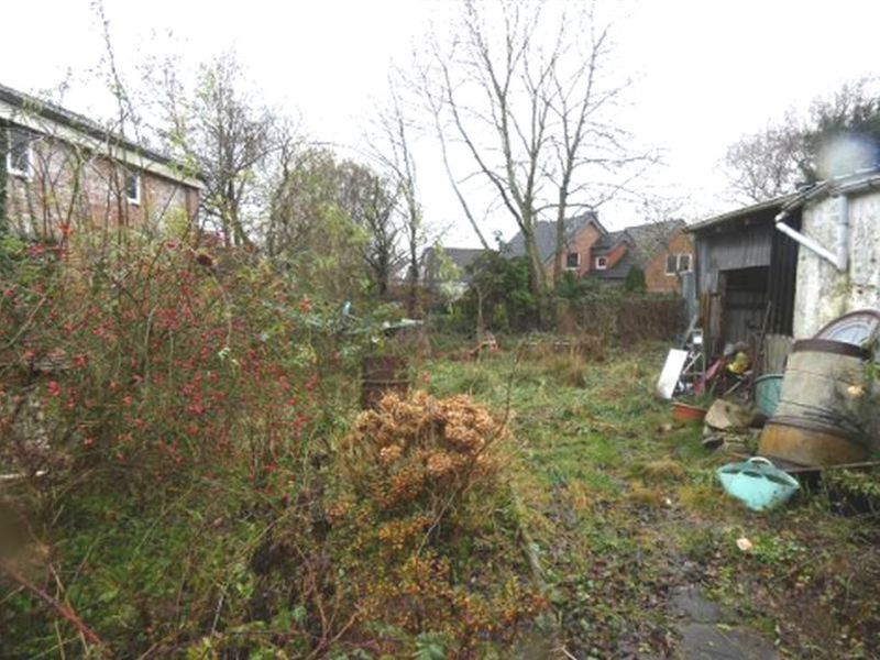 Einfamilienhaus nebst Garage in Lunden - Bild 1