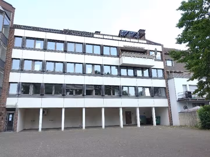 Garage, Kfz-Stellplatz, Wohn-/Geschäftshaus in Oberhausen - Bild 1