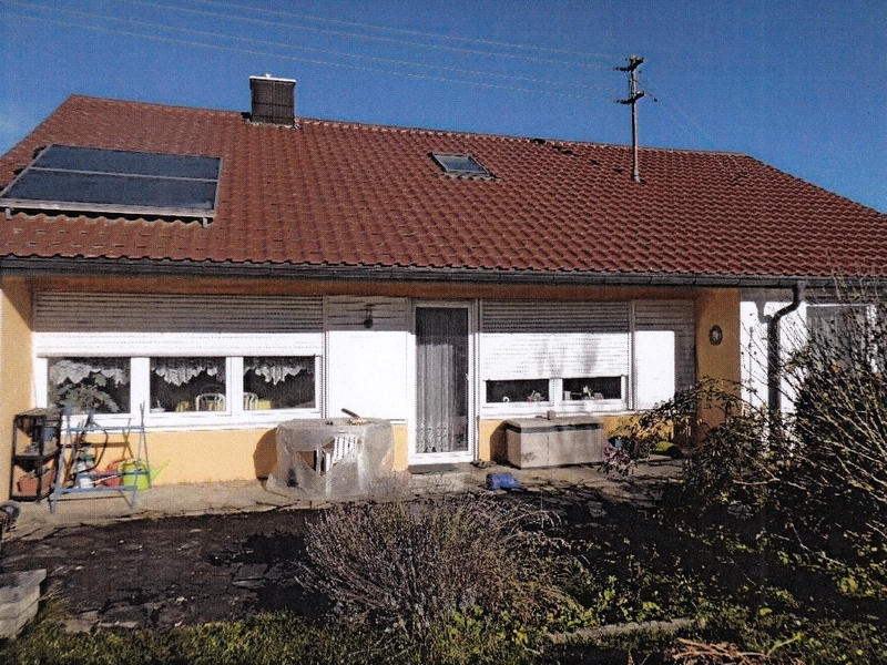 Einfamilienhaus mit Garage in Eschach - Bild 3
