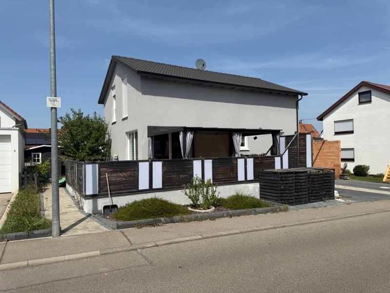 Einfamilienhaus mit Garage in Altdorf - Bild 1