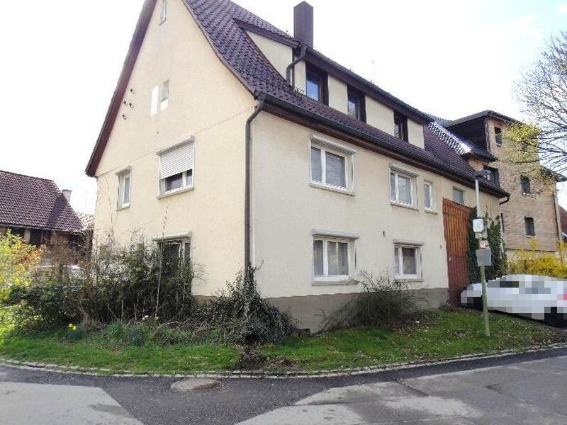 Zweifamilienhaus mit Stall-/Scheuergebäude und Landwirtschaftsfläche in Hattenhofen - Bild 4