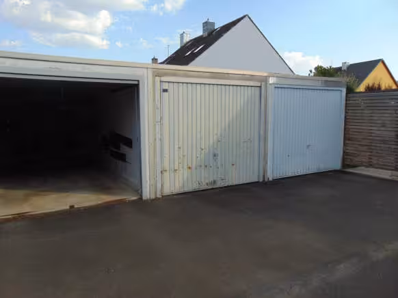 Einfamilienreihenmittelhaus, Hofraum, Garten, Garage in Höchberg - Bild 9
