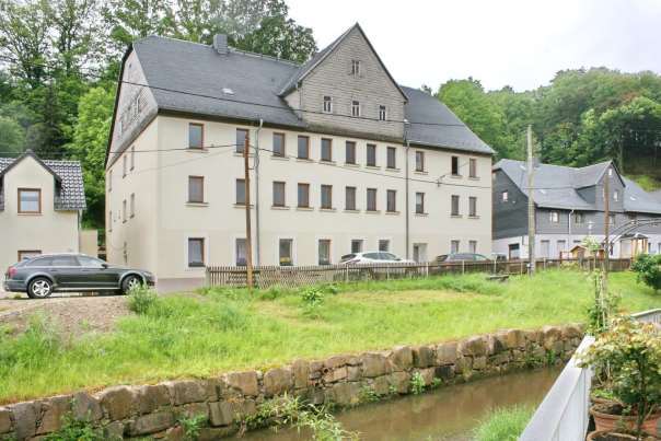 dreigeschossiges Wohnhaus in Mülsen - Bild 1