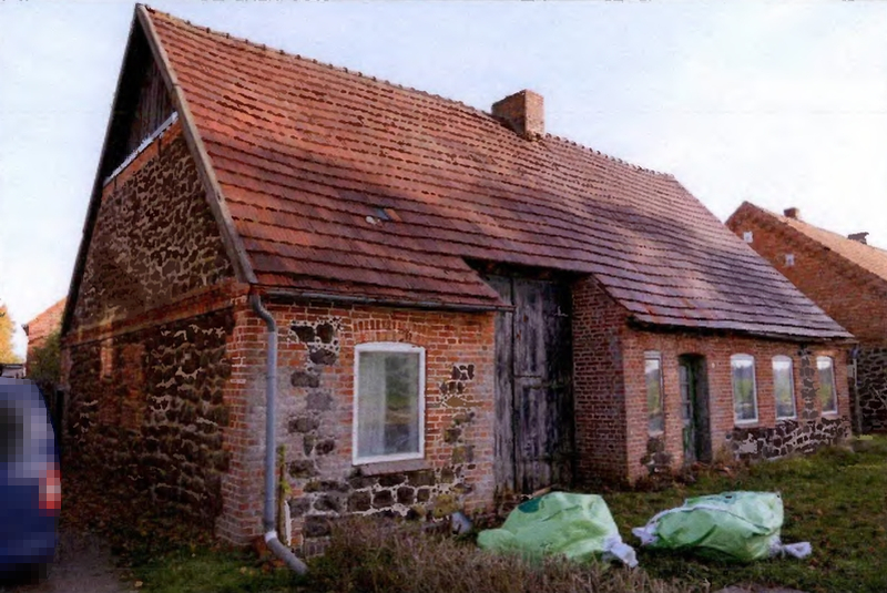 Wohnhaus mit Garagengebäude in Ludwigslust - Bild 1