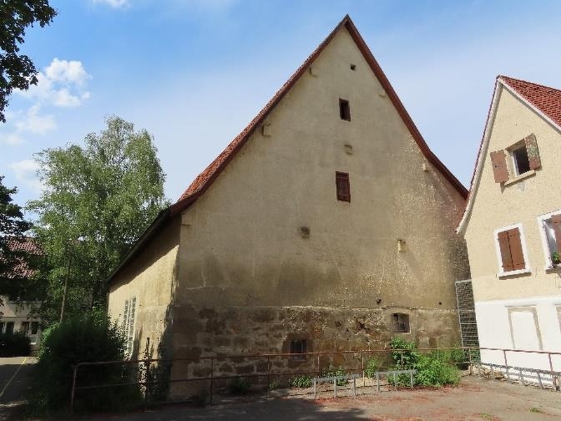 Einfamilienhaus mit Einliegerwohnung und Scheune in Tübingen - Bild 3