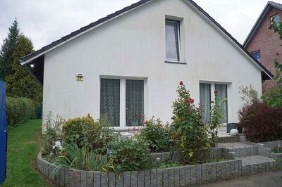 1/2 Miteigentumsanteil an Erbbaurecht, Einfamilienhaus in Künnekestraße 27, 22145 Hamburg-Rahlstedt - Bild 1