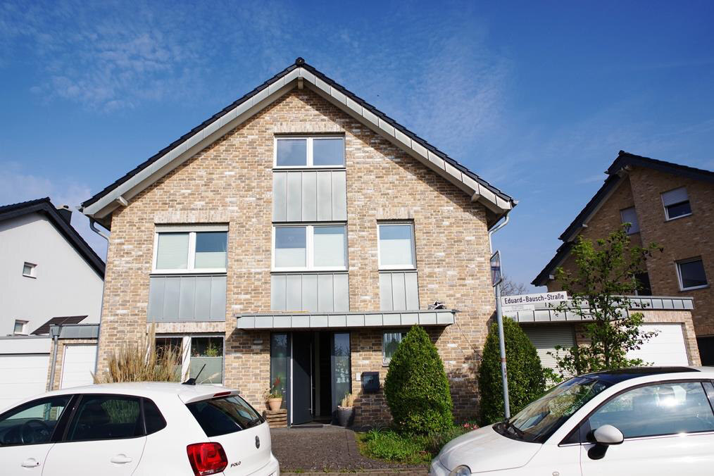 Garage, Einfamilienhaus, Einfamilienhausgrundstück mit zwei Einzelgaragen in Jüchen - Bild 1