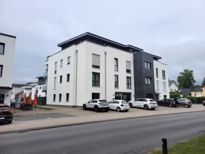 Kfz-Stellplatz, Eigentumswohnung (3 bis 4 Zimmer) in Bielefelder Straße 167, 33104 Paderborn, Schloß Neuhaus - Bild 2