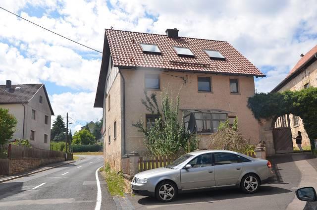 Zweifamilienhaus in Wölfershausen - Bild 1