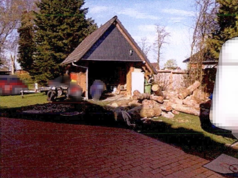 Einfamilienhaus mit Doppelgarage und Nebenanlagen in Averlak - Bild 2