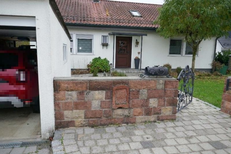 Einfamilienhaus mit Doppelgarage in Iggingen - Bild 1